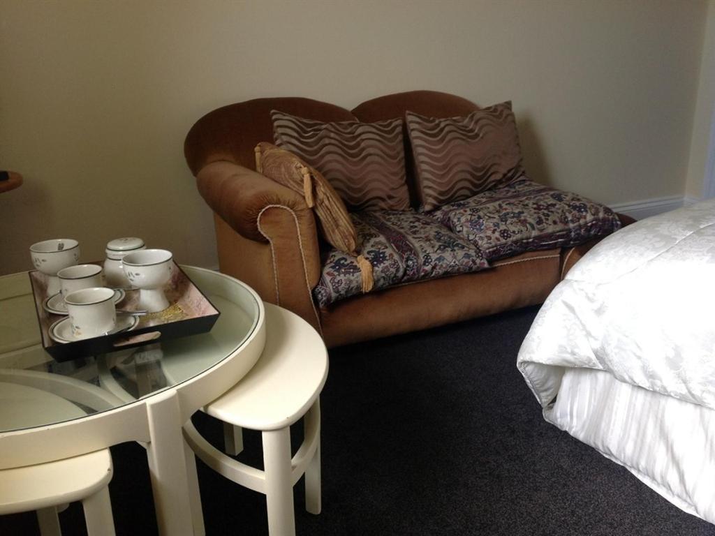 Swallows Rest Weymouth Room photo